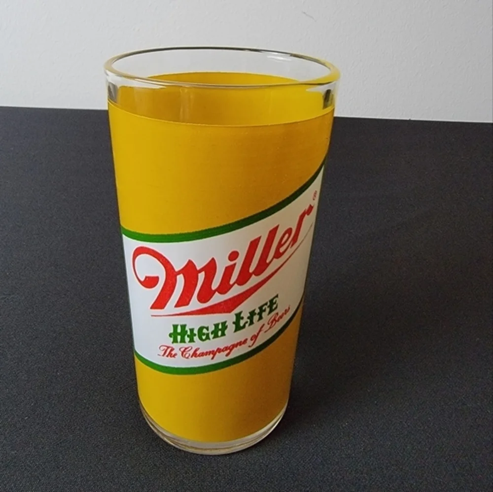 Two‎ vintage beer glasses Miller Highlife & Schlitz